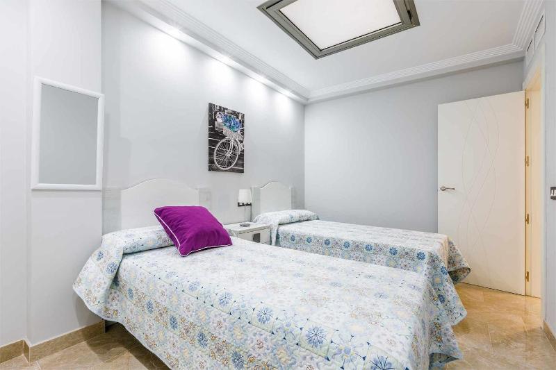 A&N Central Penthouse Terrace Retreat - image 15