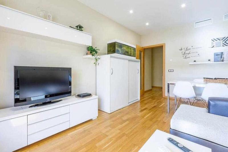 A&N Mediterranean Terrace Apartment with Pool & Parking - image 27