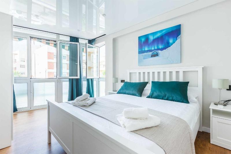 A&N Central Beach Walk Apartment Torre del Mar - image 5