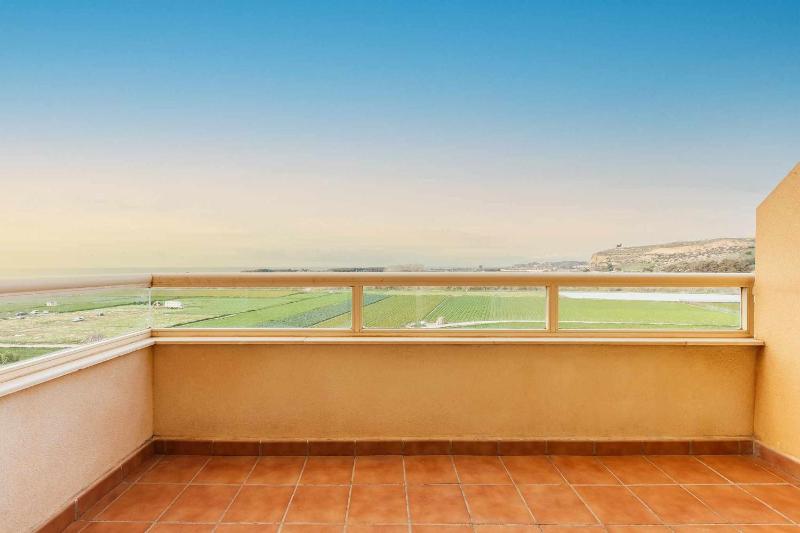 A&N Spacious Family Apartment with Pool & Parking - image 43