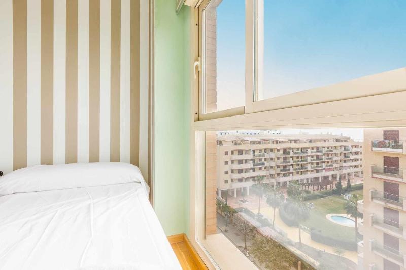 A&N Spacious Family Apartment with Pool & Parking - image 19