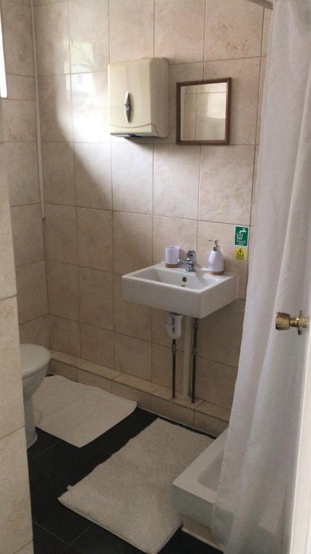 Double Room with Shared Bathroom image 2