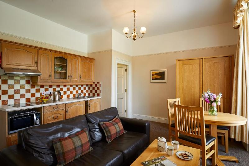Classic Studio Apartment image 4