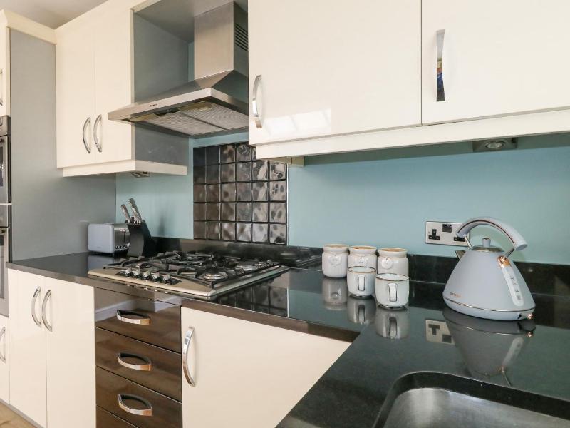 Leo's Place - image 4