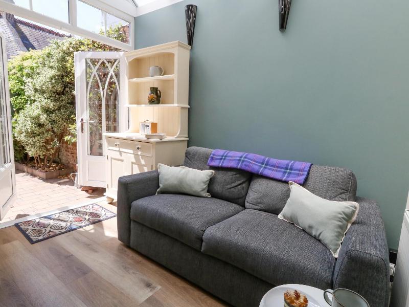 Leo's Place - image 28