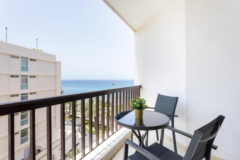 Bonito apto Los Cristianos vistas al mar y playa - image 15