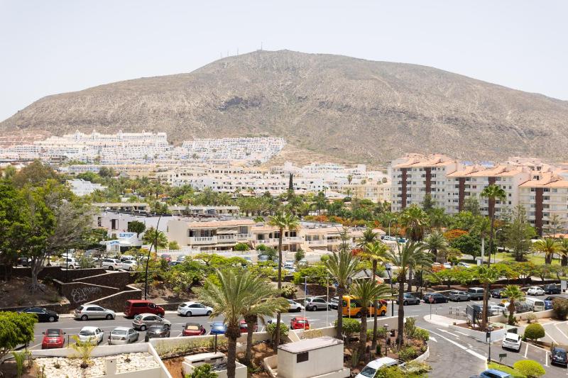 Bonito apto Los Cristianos vistas al mar y playa - image 24