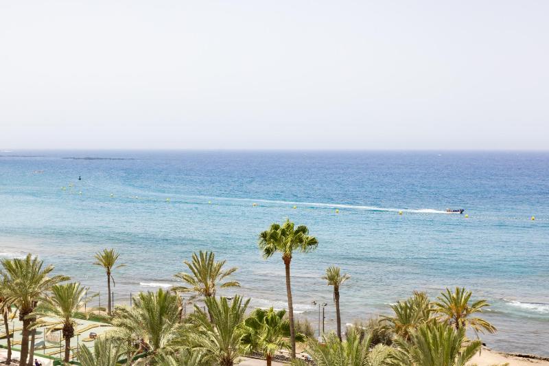 Bonito apto Los Cristianos vistas al mar y playa - image 25