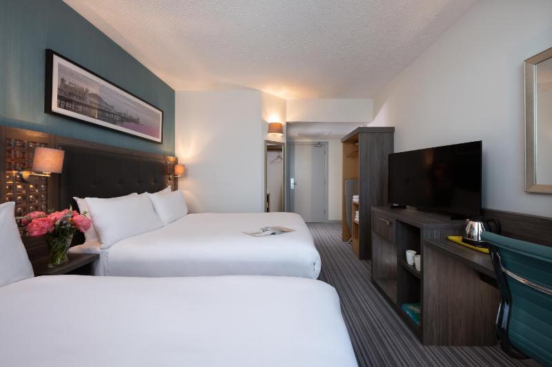 Standard Double and Single Room image 3