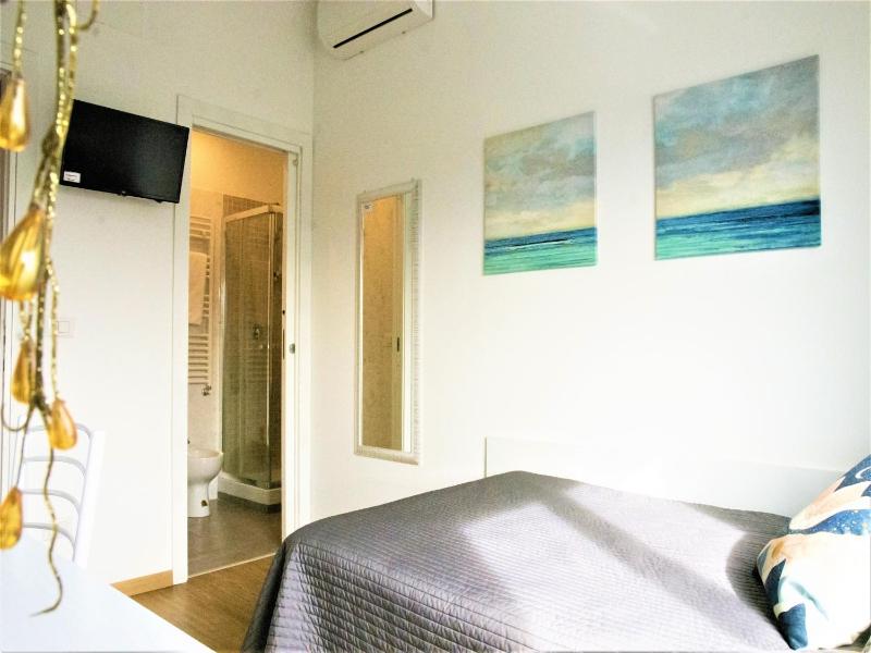 Single Room with Private Bathroom image 2