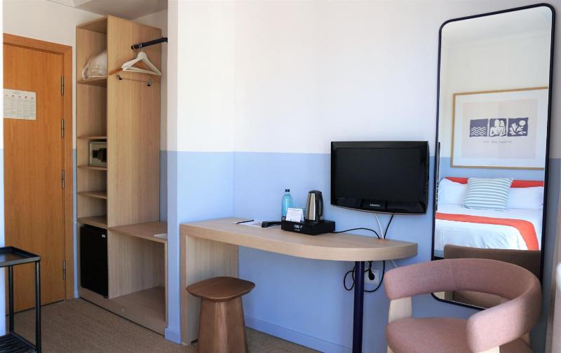 Standard Single Room image 4