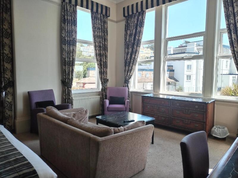 Superior Family Room image 2