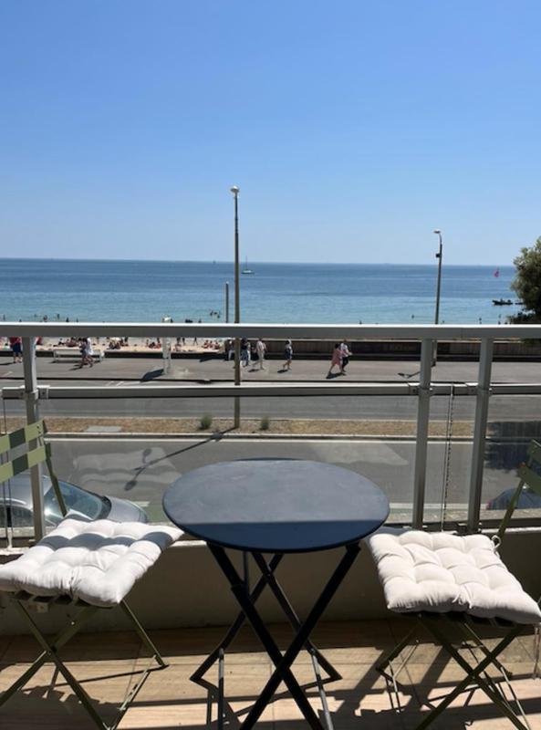 Studio And Terrace Sea View In La Baule - image 1