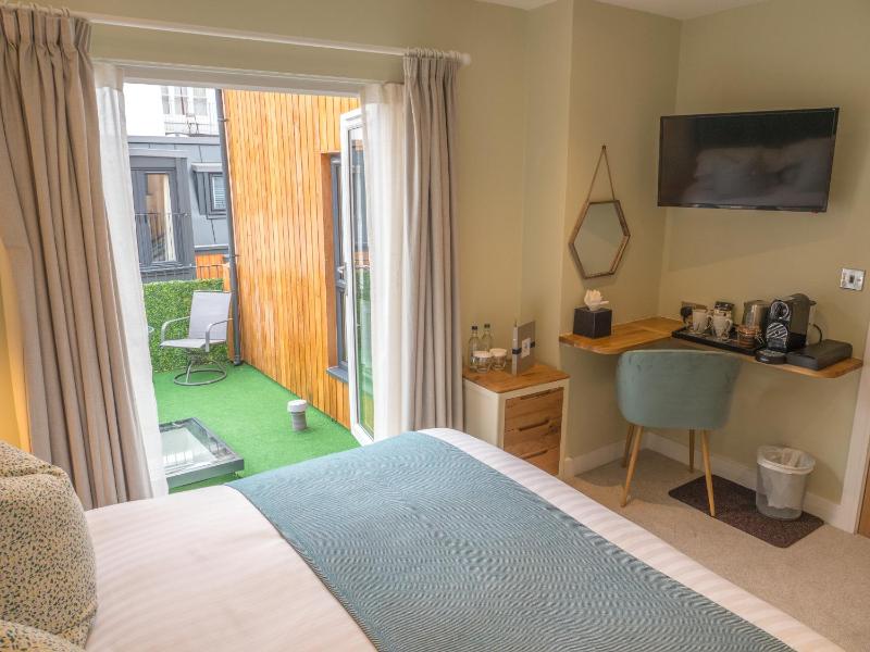 Double Room with Terrace image 1