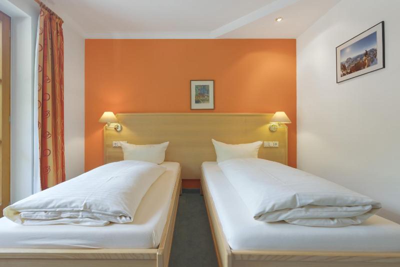  Comfort Twin Room with Balcony or Terrace  image 1