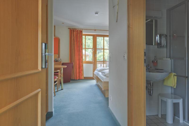  Comfort Twin Room with Balcony or Terrace  image 3