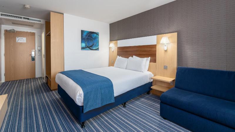 Standard Double Room with Free Hot Breakfast image 4