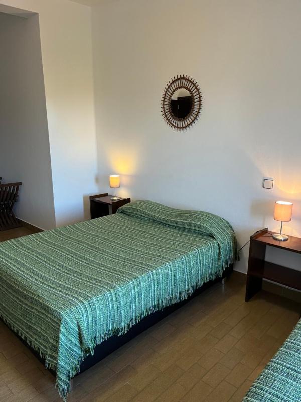 Economy Triple Room image 2