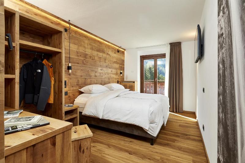 Junior Suite with Terrace image 1