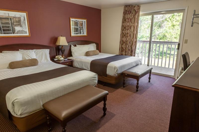 Deluxe Room with Two Queen Beds image 1