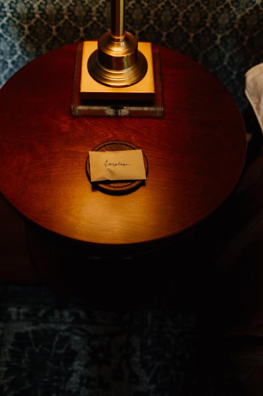 Deluxe King Suite image 2