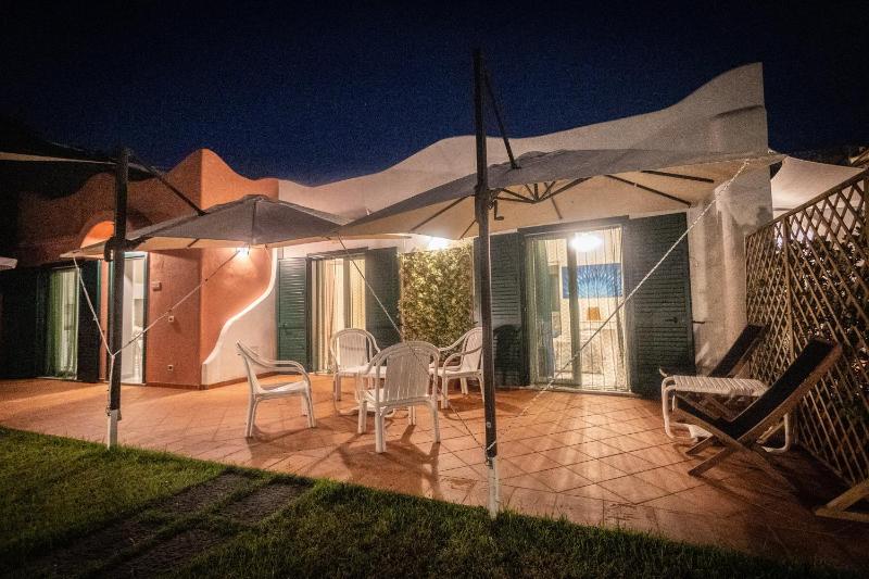 Villa Conchiglia blu con piscina - image 37