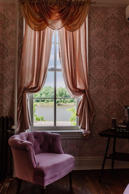Suite with River View image 3