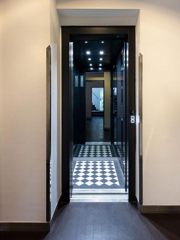 Double Room with Terrace image 3