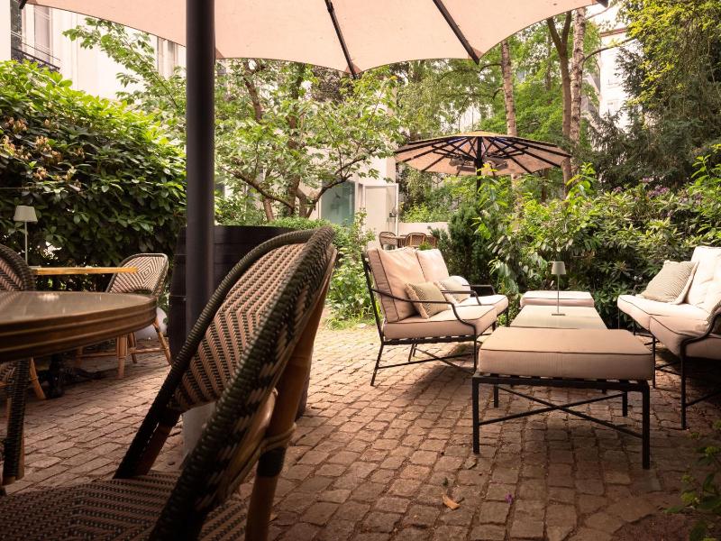 Double Room with Terrace image 2