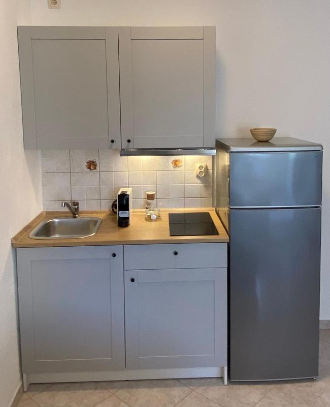 Studio with Balcony image 2