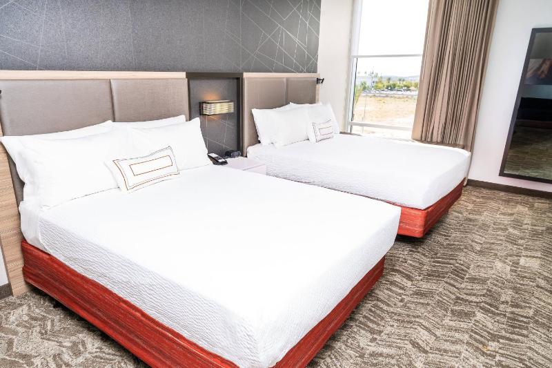 King Suite with Trundle Bed image 3