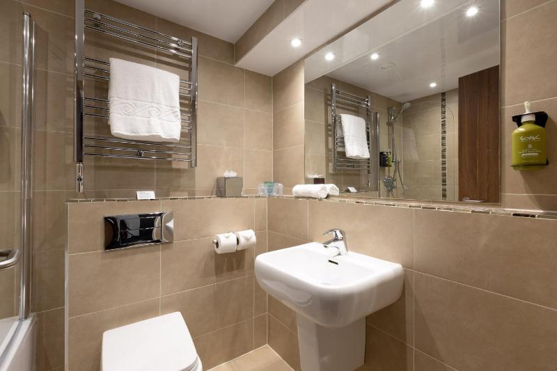 Standard Double Room with Two Double Beds and Minifridge image 3