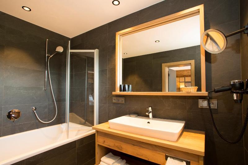 Standard Double Room image 2
