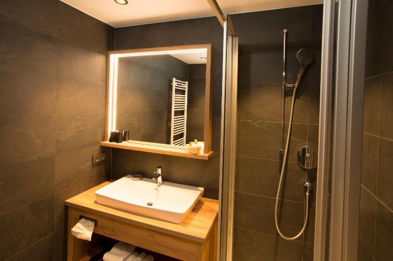 Standard Double Room image 1