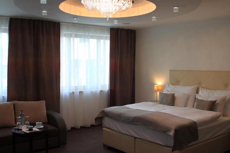 Deluxe Double Room with Shower image 1