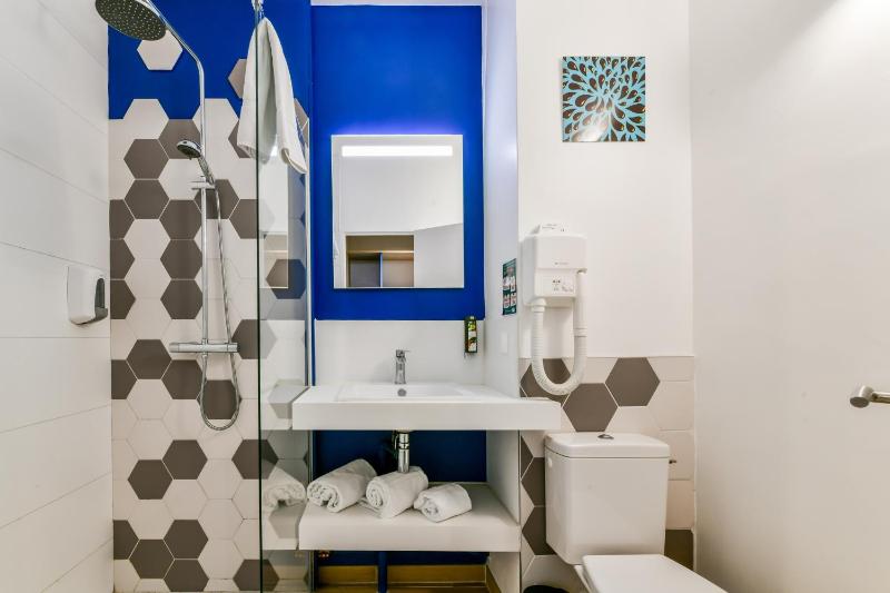 Deluxe Double Room with Shower image 1
