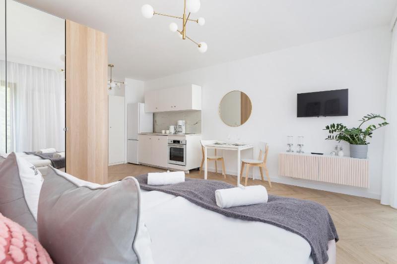 Ceglana Park Bright Studio Balcony & Parking Katowice by Noclegi Renters - image 20