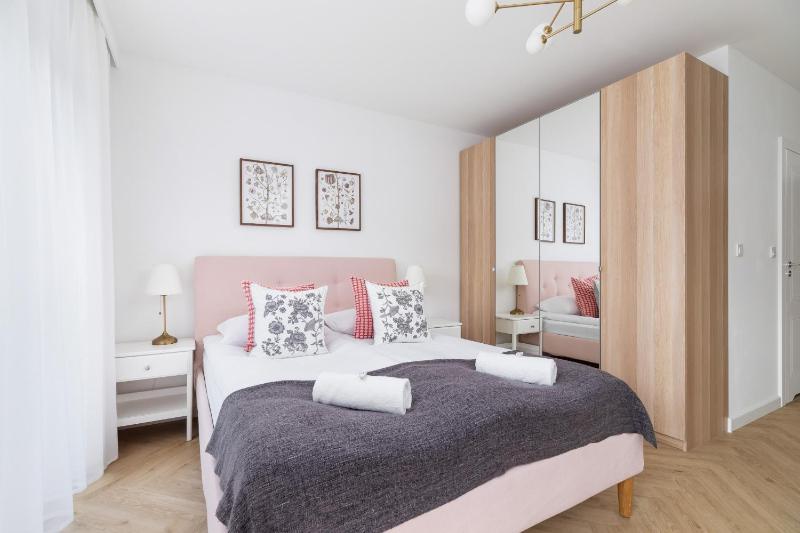 Ceglana Park Bright Studio Balcony & Parking Katowice by Noclegi Renters - image 17