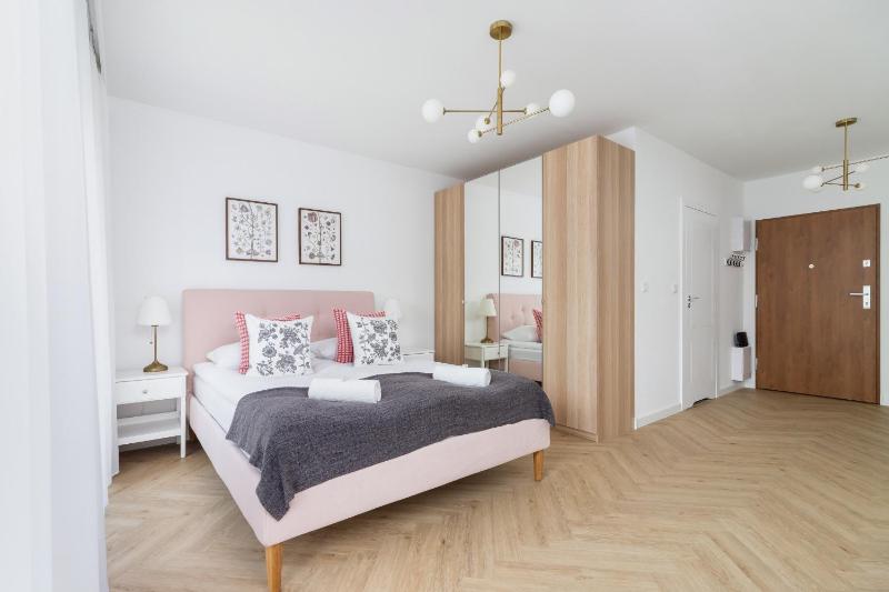 Ceglana Park Bright Studio Balcony & Parking Katowice by Noclegi Renters - image 44