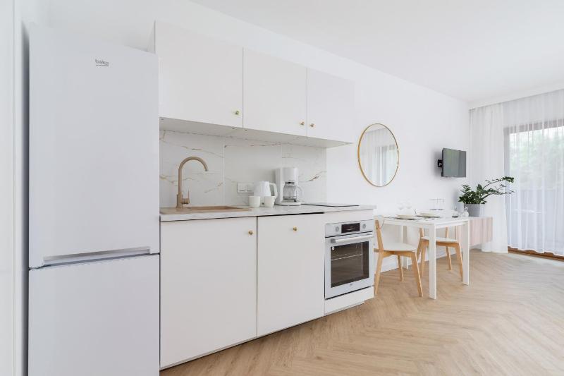 Ceglana Park Bright Studio Balcony & Parking Katowice by Noclegi Renters - image 50