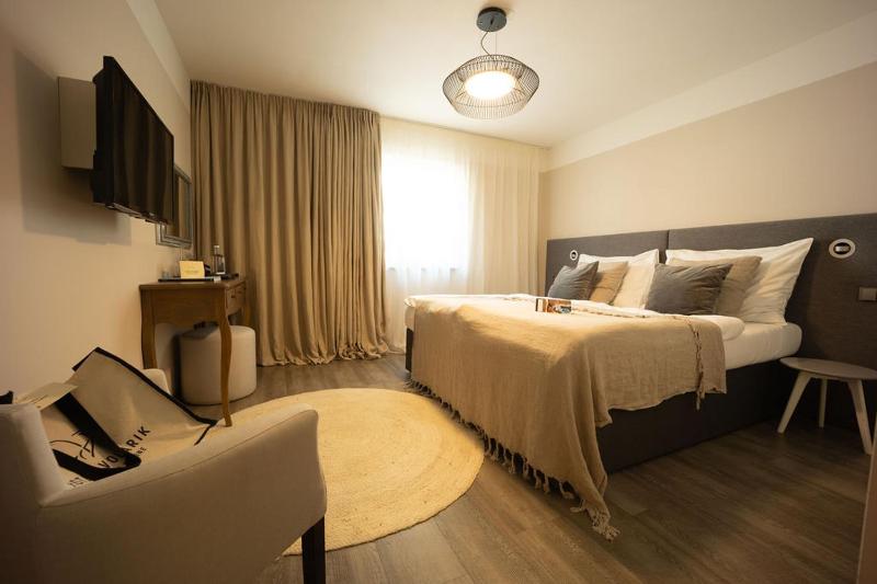 Comfort Double or Twin Room image 1