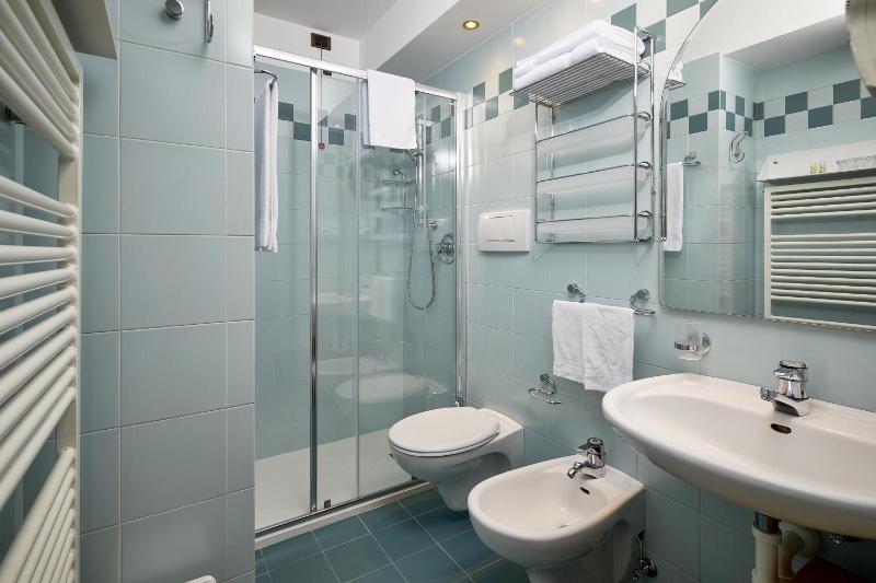 Superior Double or Twin Room with Terrace image 1