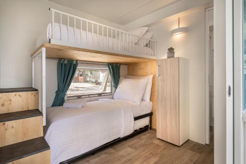 Superior View Two-Bedroom Mobile Home image 4