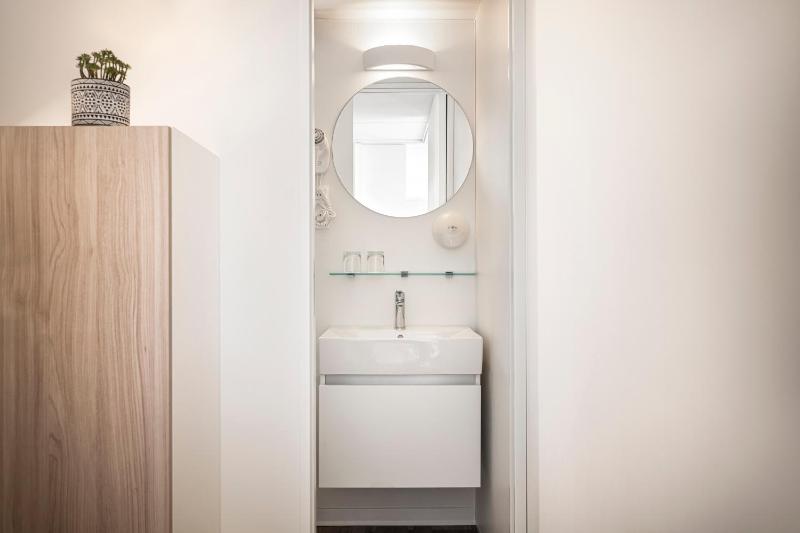 Superior View Two-Bedroom Mobile Home image 3