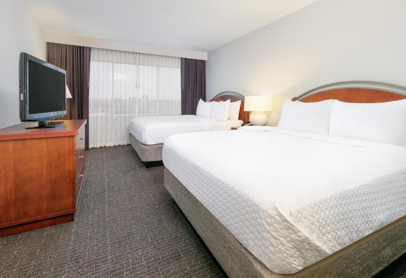 Suite with Two Double Beds - Non-Smoking image 3