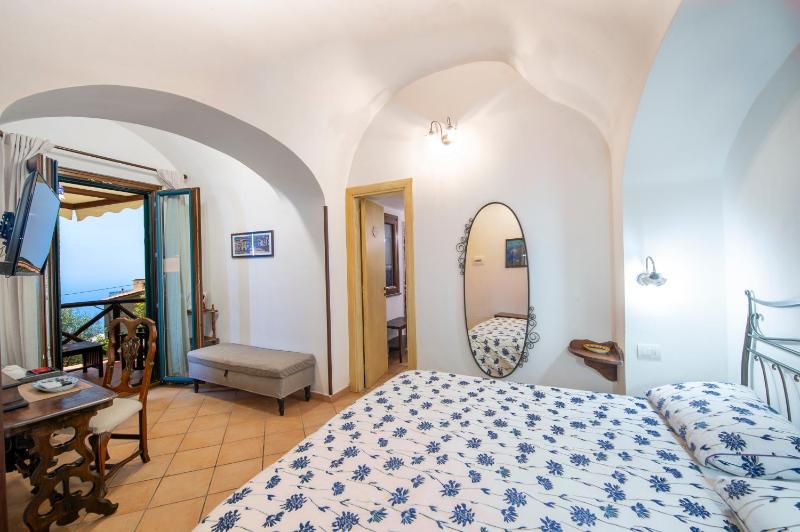 Double Room with Sea View - Groundfloor image 3