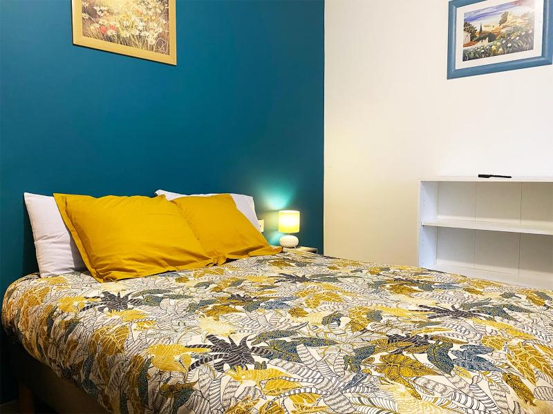 One-Bedroom Standard Apartment image 3