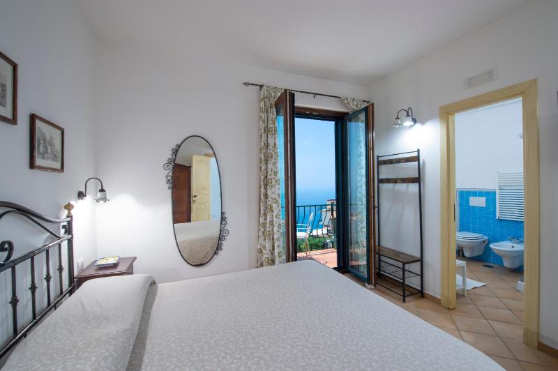Superior Double Room with Sea View image 1