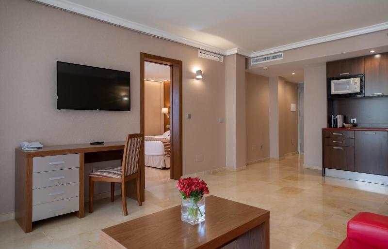 Premium Junior Suite image 3