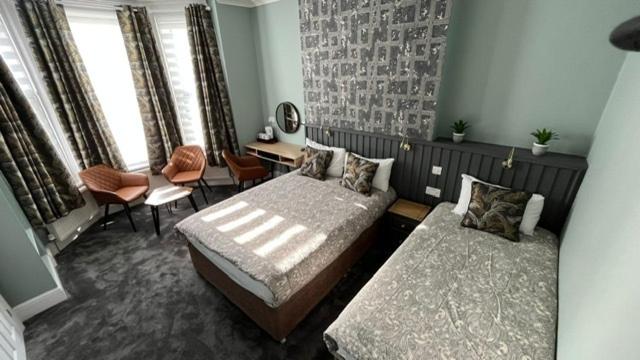Triple Room image 2